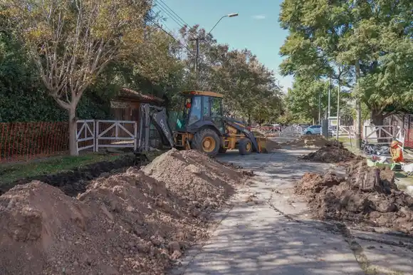 Ituzaingó: Descalzo recorrió obras hidráulicas y de pavimentación en distintos puntos del distrito