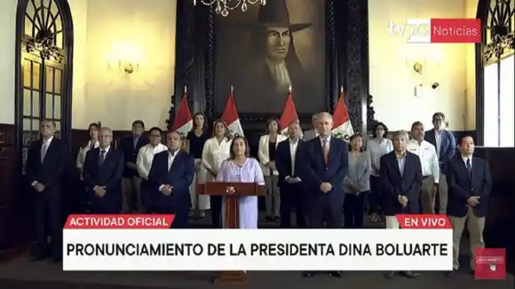 Presidenta de Perú denuncia «ataque y acoso sistemático»: enfrenta posible destitución
