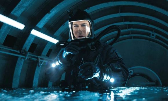 El club de las 5: Tom Cruise + Guy Ritchie + JJ Abrams + Juliane Moore + Bill Burr