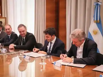 La provincia de Chubut y el Ministerio de Economía firmaron el acta de entendimiento.