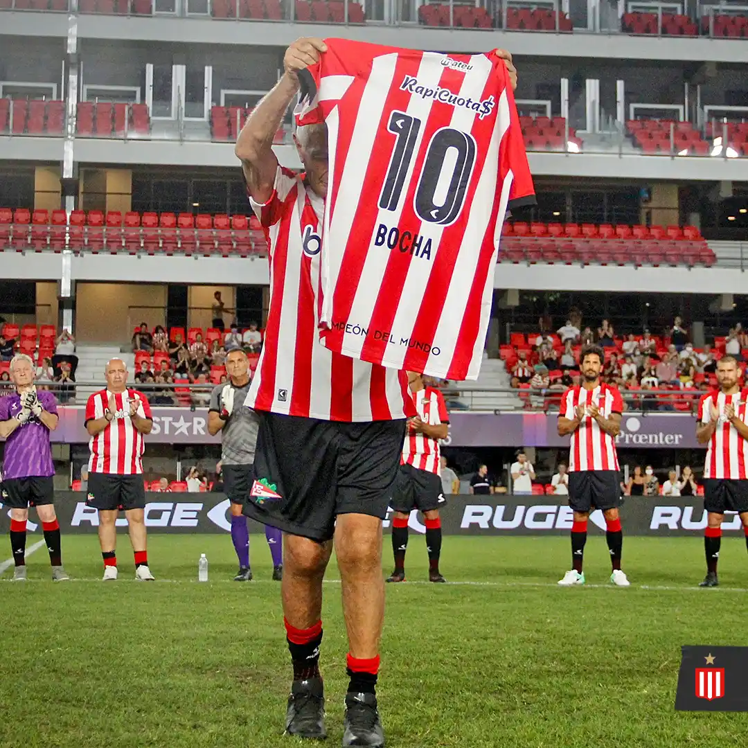 Ruge: la propia y nueva ropa de Estudiantes de La Plata fue presentada