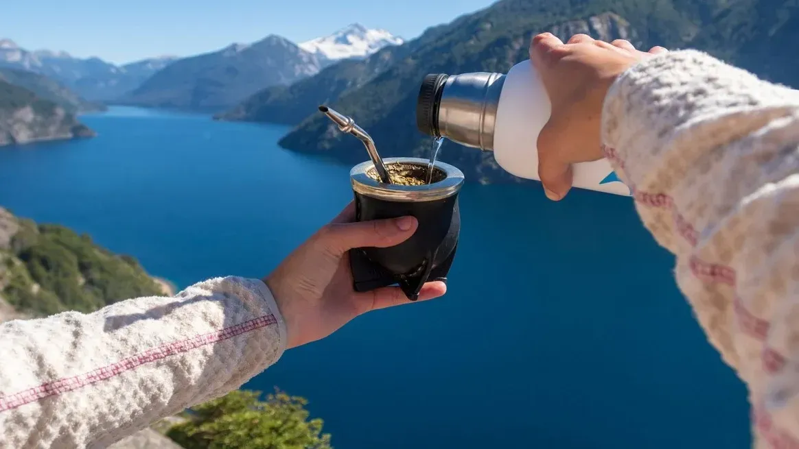 Potenciar el turismo interno y activar la economía regional.