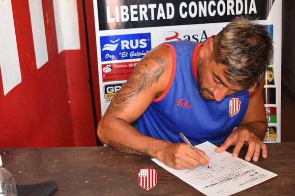 Jugadores de Libertad firmaron su participación en el Torneo Regional