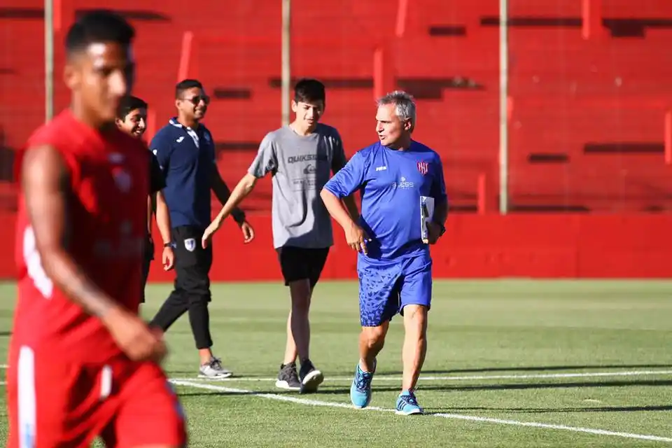 Madelón define el equipo para enfrentar a Vélez