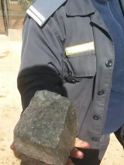 Hincha le partió la cabeza de adoquinazo a jugador de Chacarita