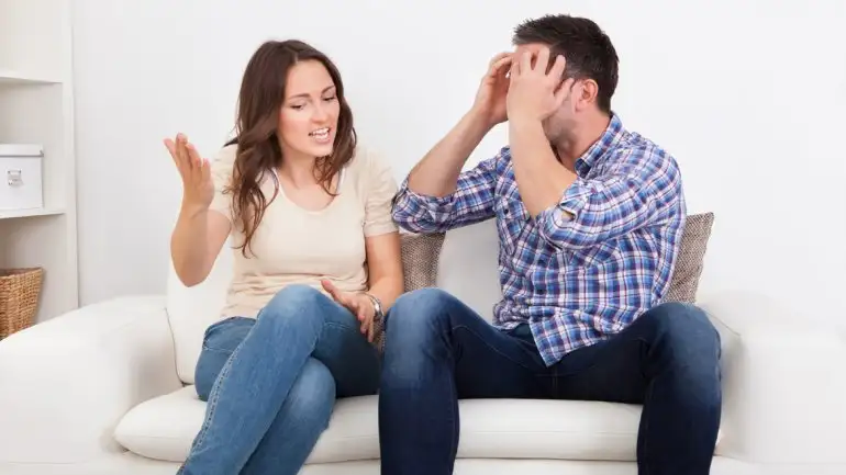 Los celosos y las nuevas tecnologías: ¿cuál es el límite entre lo romántico y lo patológico?