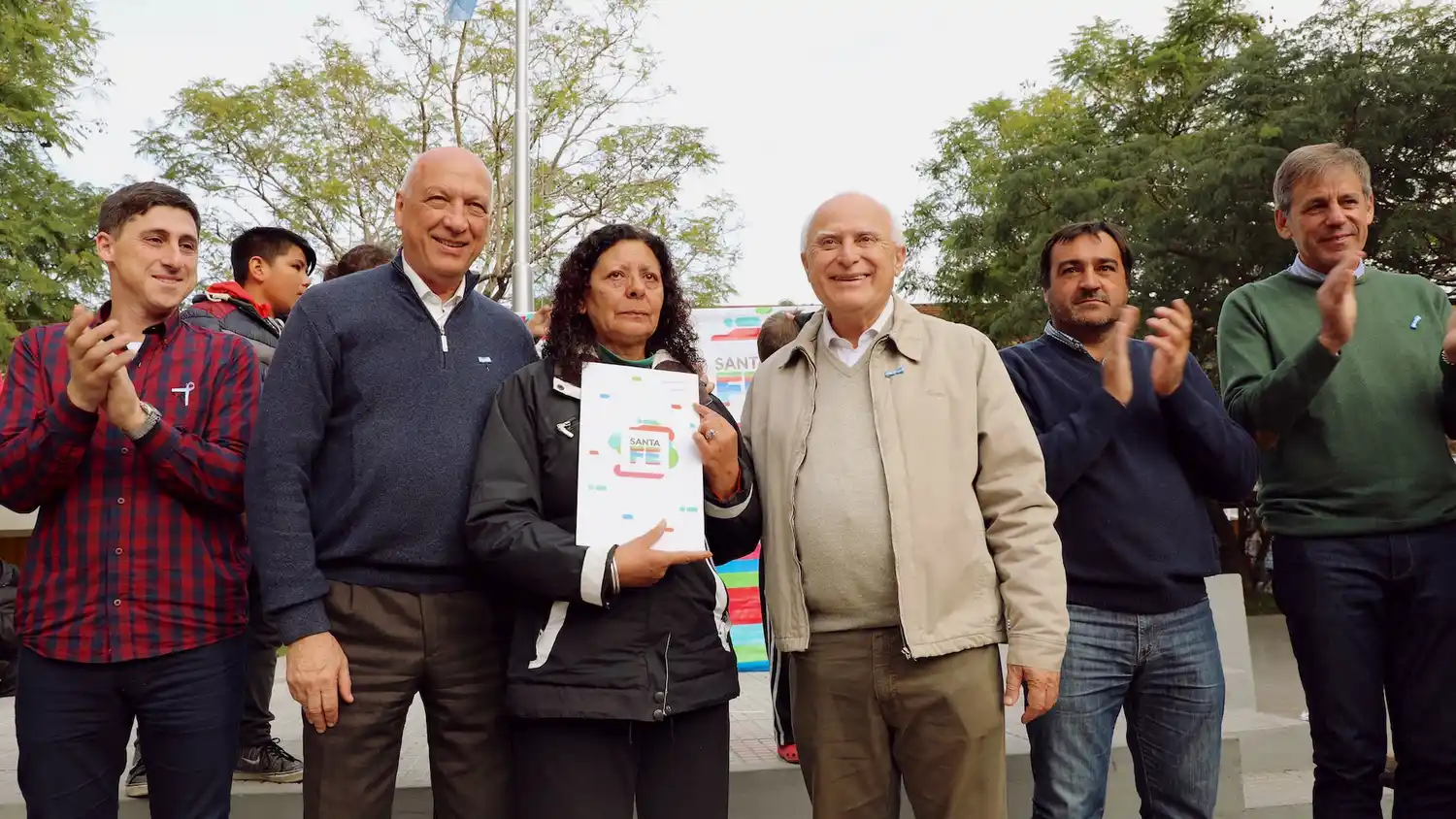 Lifschitz inauguró obras en el barrio El Pozo