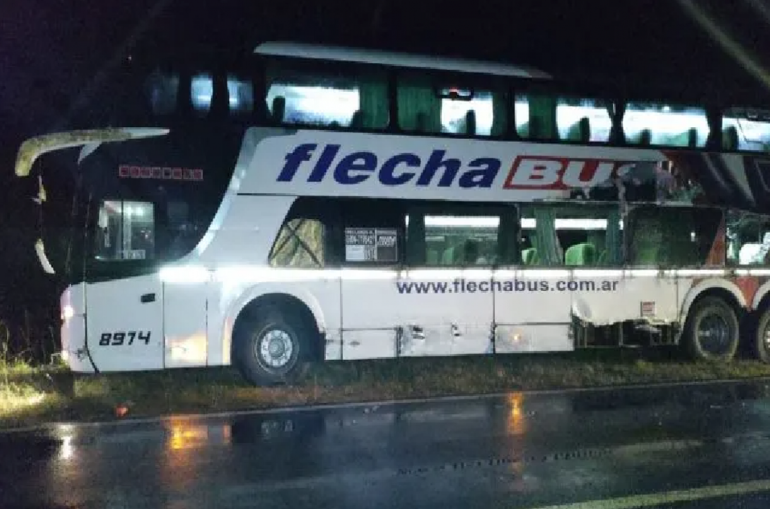 Chocaron un colectivo y un camión jaula en el norte de Entre Ríos: hay cuatro heridos