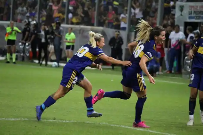 Clarisa Huber y la alegría de haber obtenido el campeonato