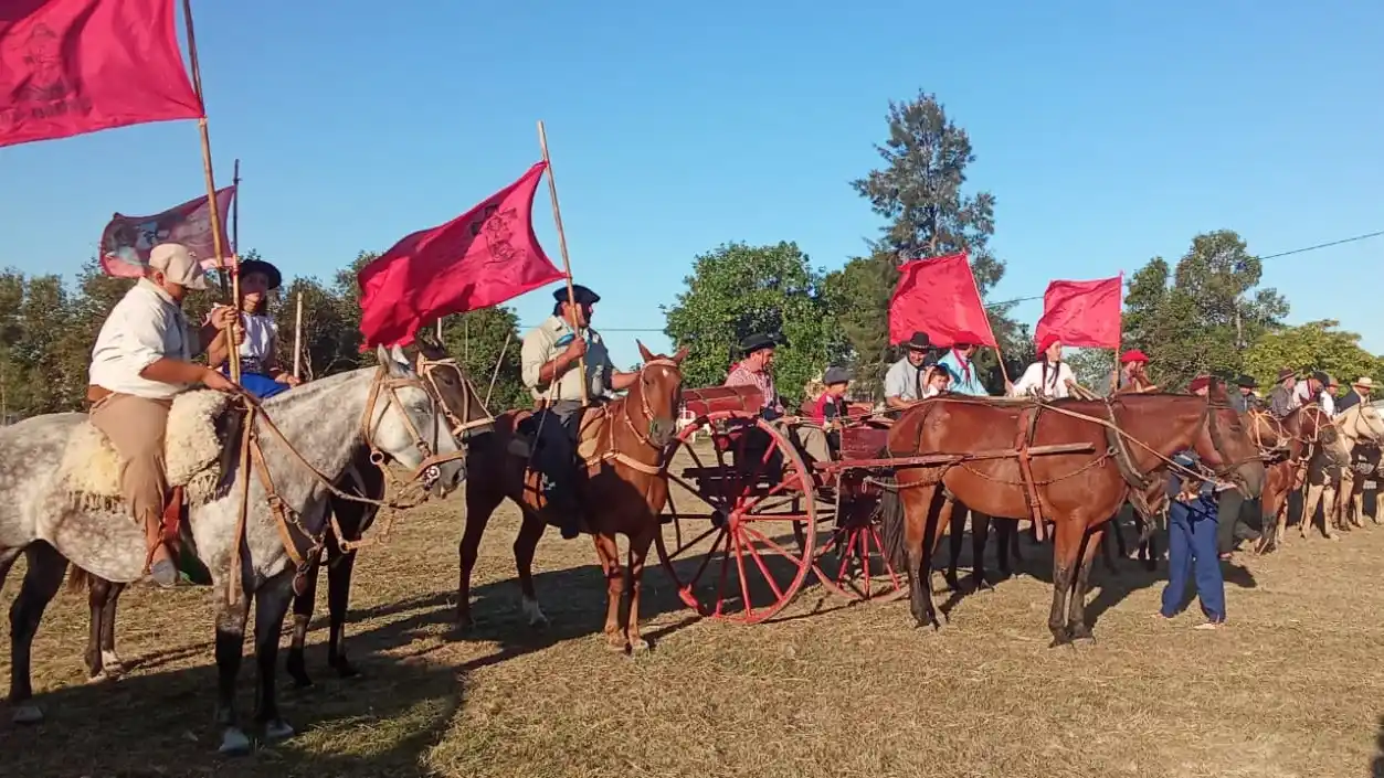 Desfile  por el Día del Gauchito Gil en Aldea Asunción