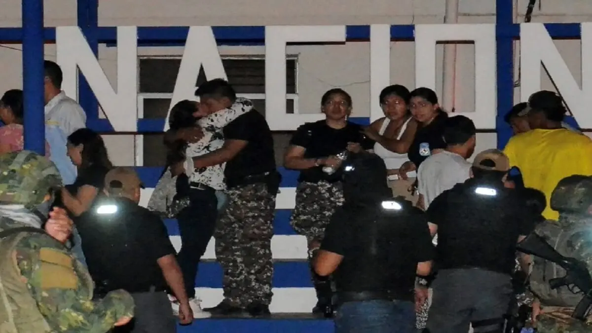 NOBOA SE ANOTA UN TRIUNFO: liberados todos los rehenes retenidos en cárceles en Ecuador
