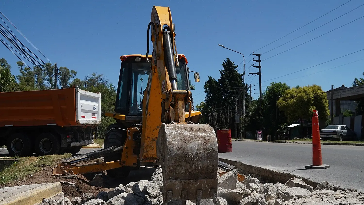 Obras de Vialidad PBA en la RP8, entre Pilar y José C. Paz.