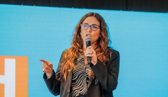 ¿Quién es Jimena López?: La massista que va segunda en la lista de Fuerza Patria detrás de Taiana