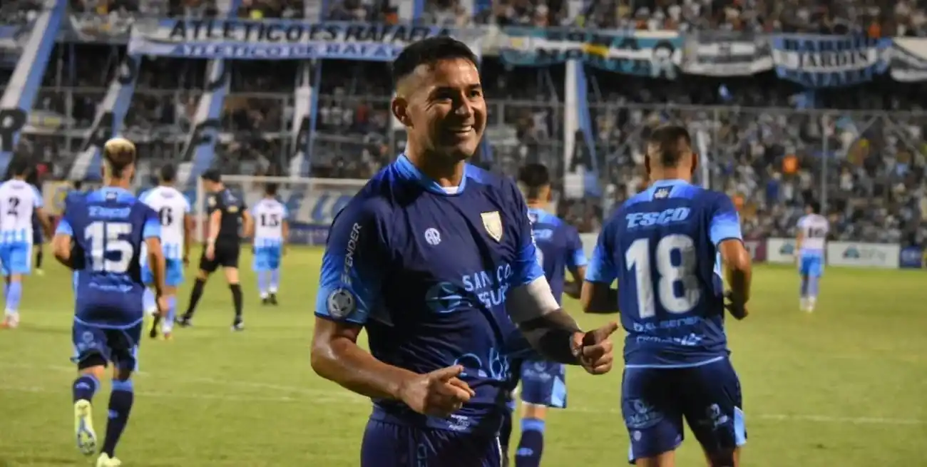 El ex futbolista encabeza la lista del PJ verense.