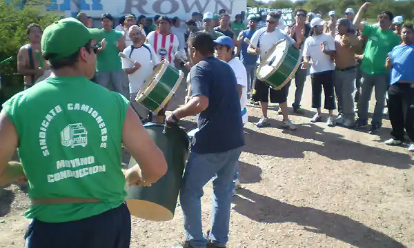 Camioneros piden 4500 para Navidad