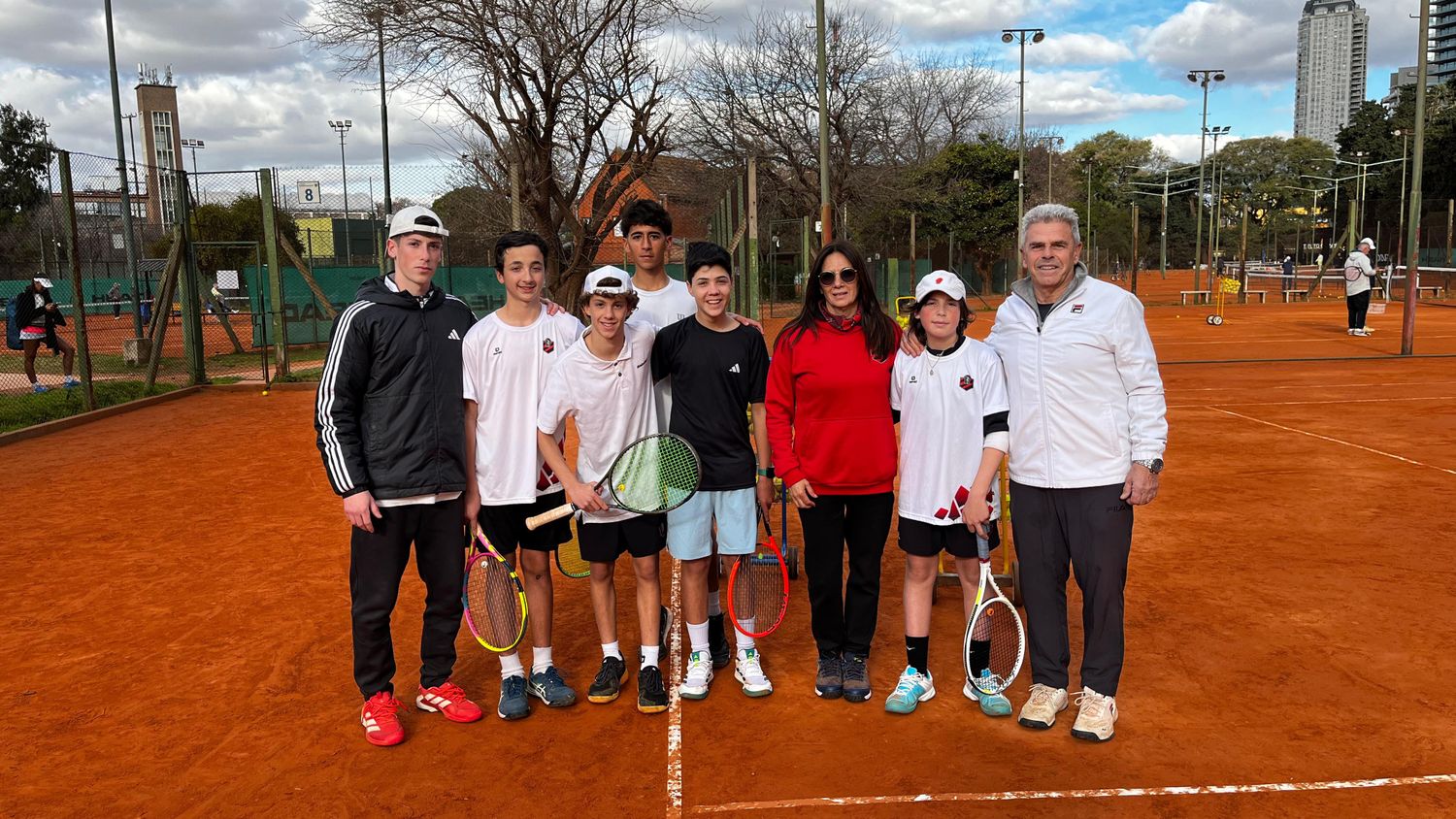 La Escuela rojinegra visitó el Club Ciudad de Buenos Aires