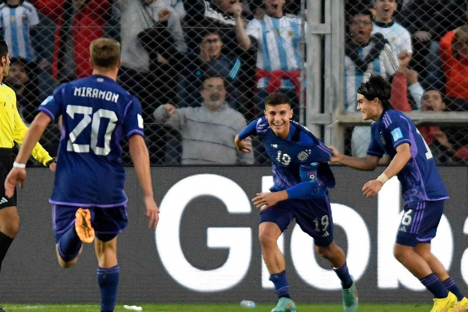 Recital de los pibes: Argentina goleó 5-0 a Nueva Zelanda y avanzó a octavos como primero de grupo