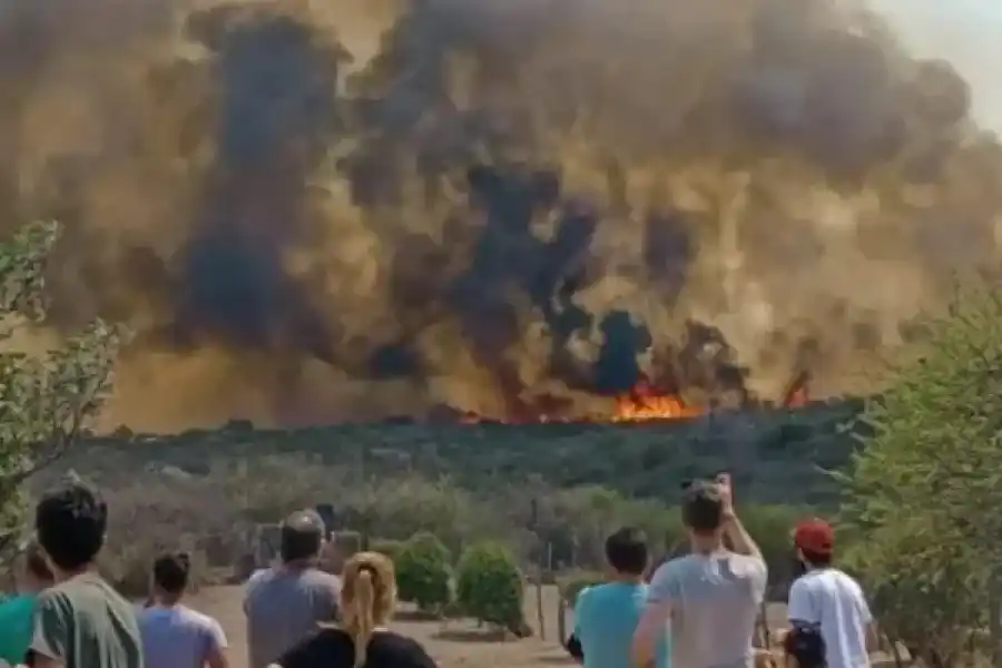 Varios focos de incendios están activos en localidades de distintos valles de Córdoba