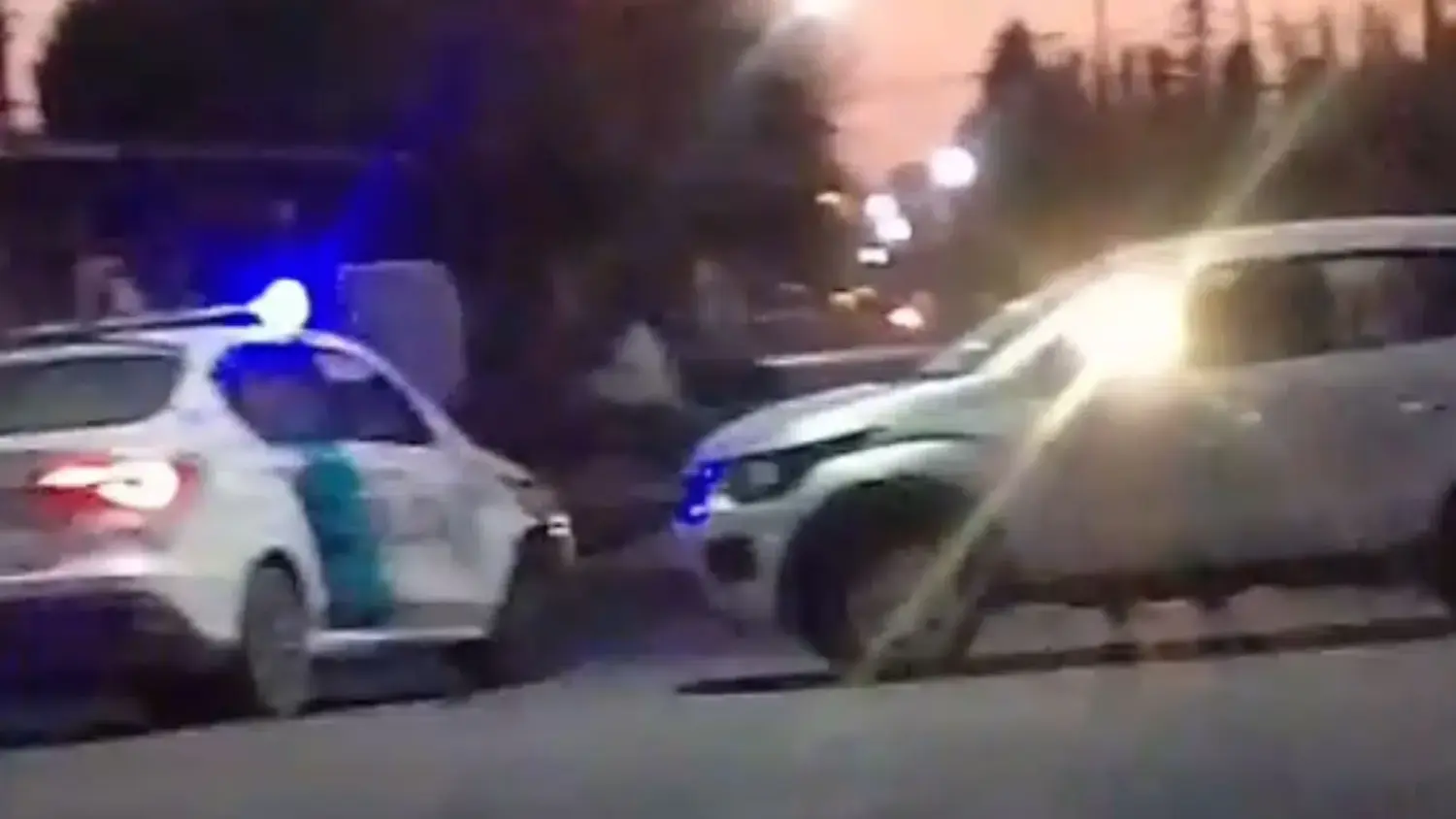 El choque tuvo como protagonistas a un automóvil y una moto.