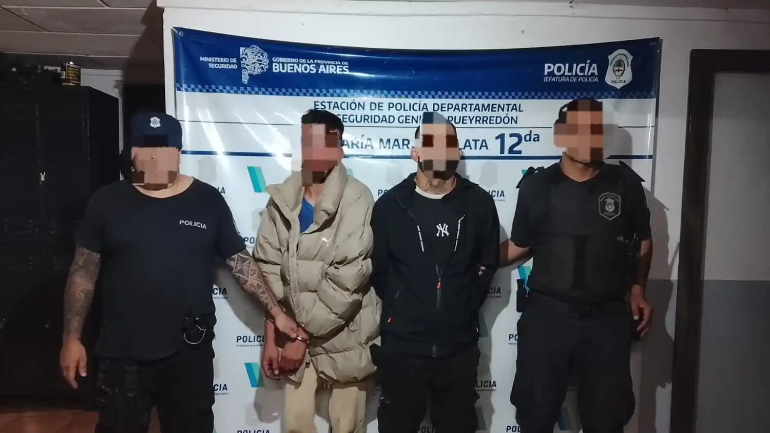 Dos detenidos tras el robo de una moto: secuestraron una réplica calibre 9 mm