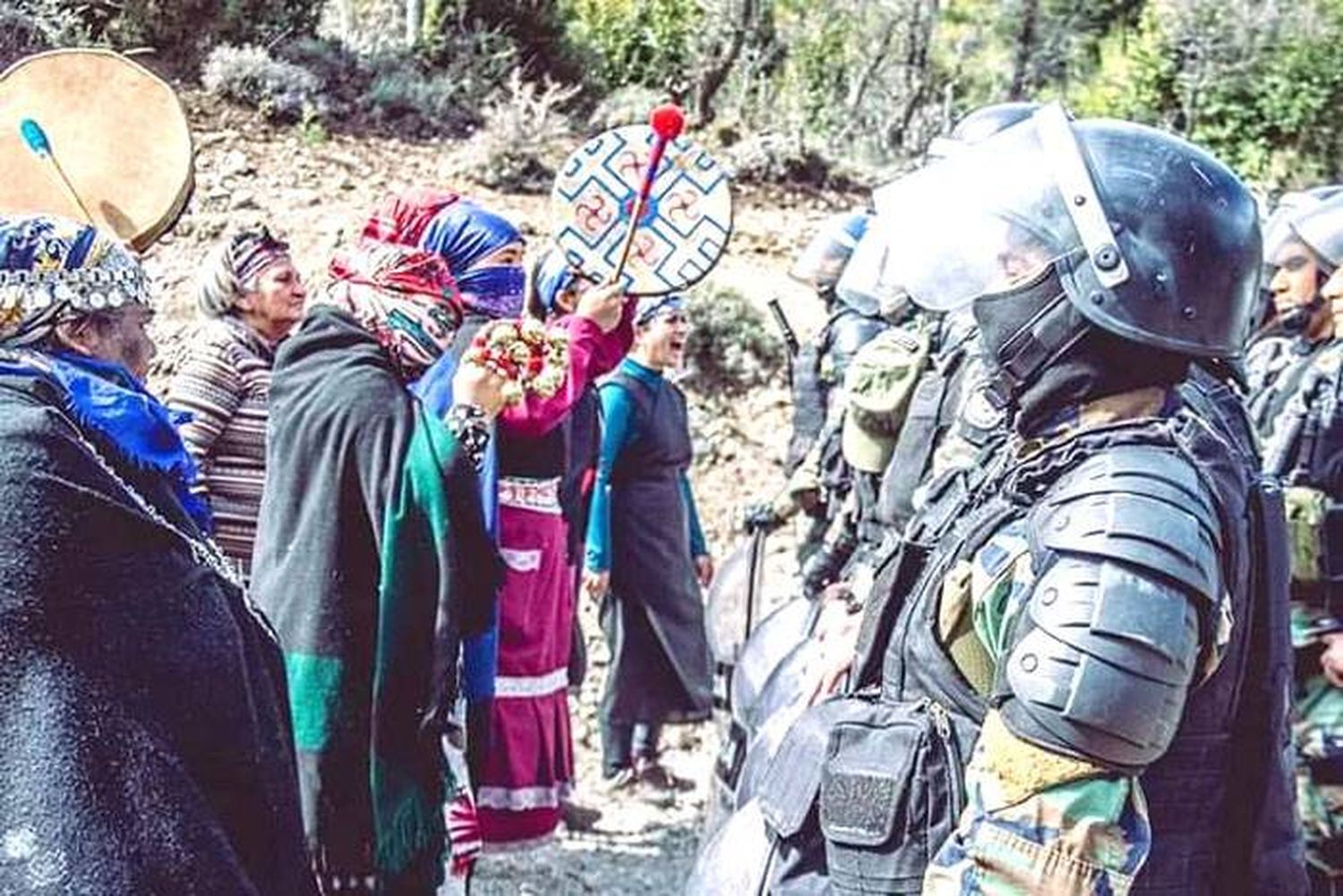 Río Negro: denuncian un  muerto y un herido de bala  en toma mapuche