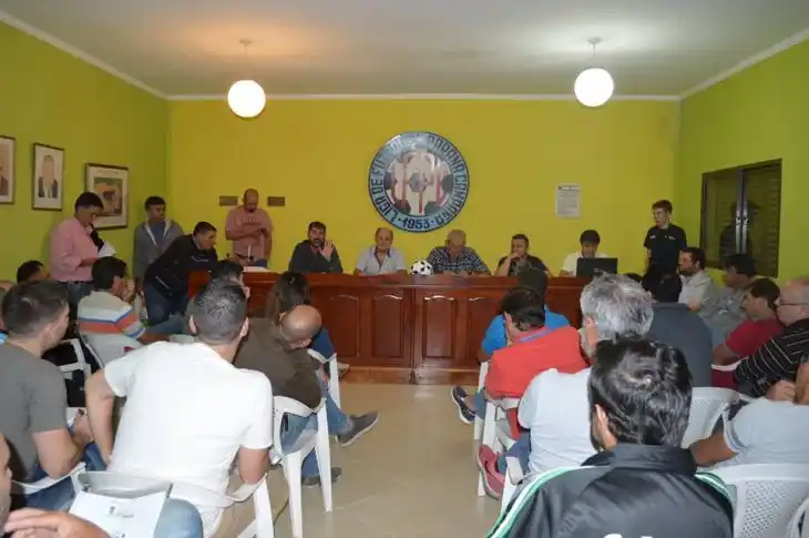 Se sortearon los partidos a disputarse en el Torneo Oficial 2018 de la Liga de Fútbol de Paraná Campaña