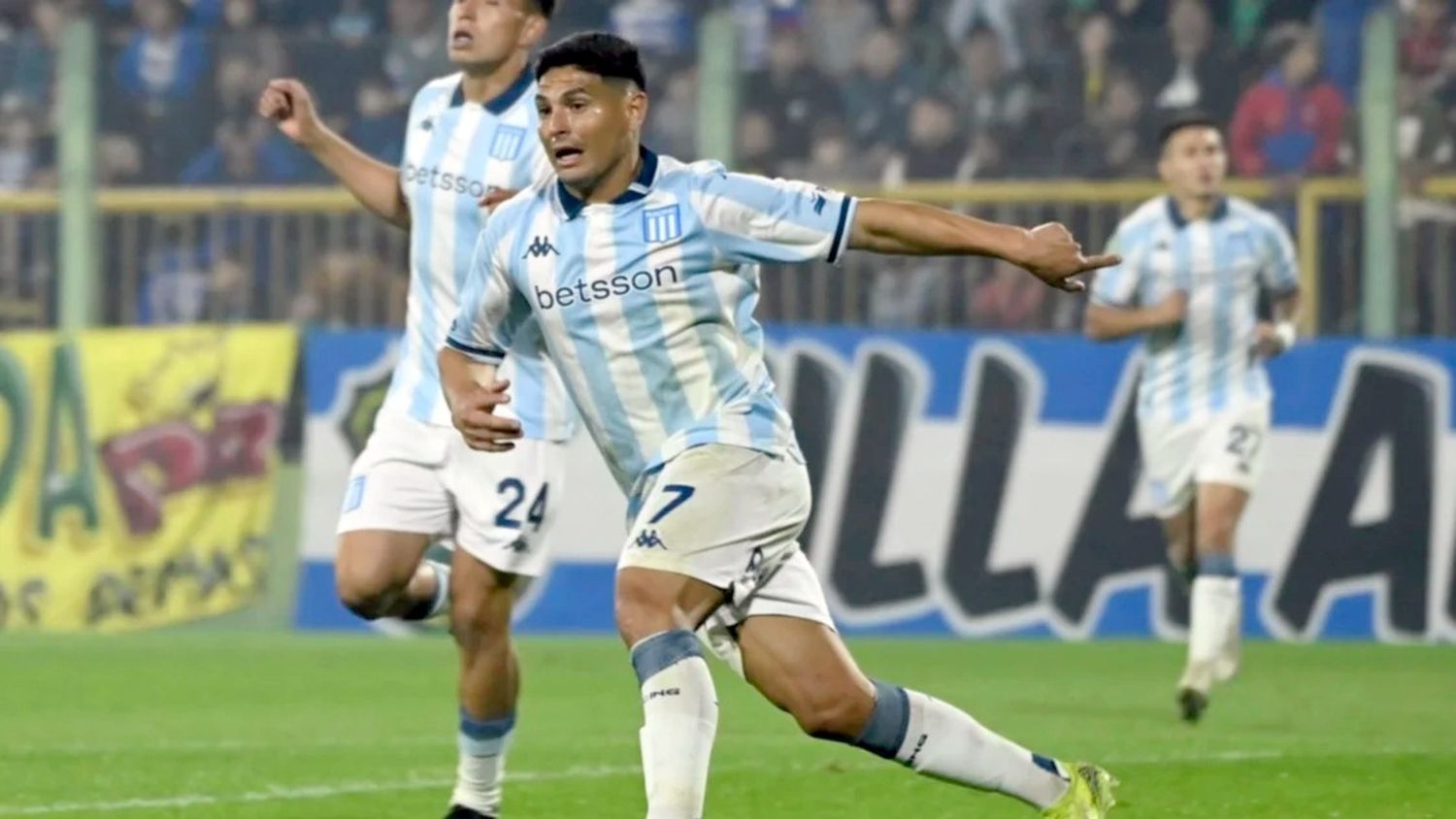 Racing lo dio vuelta ante Defensa y se clasificó a los playoffs