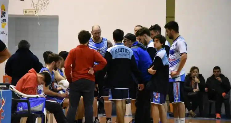 Náutico sufrió la puntería de Peñarol y se llevó una derrota de Pilar