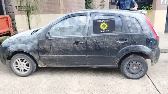 Efectivos policiales recuperan vehículo reportado como sustraído