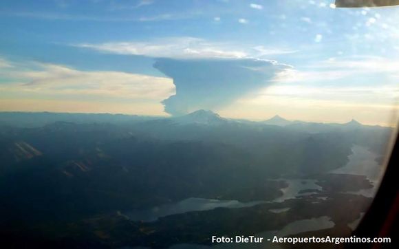 Erupción del volcán Calbuco afecta vuelos a Bariloche, Neuquén y Chapelco