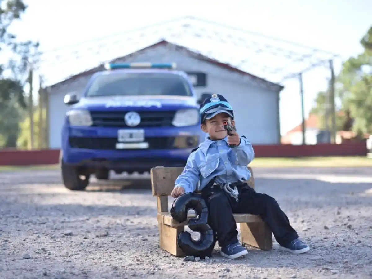 Brinkman: Tobías cumplió su sueño de celebrar su cumple junto a la Policía