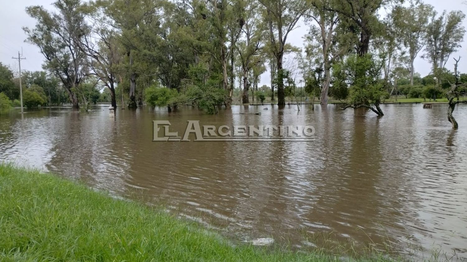 creciente del río - 2