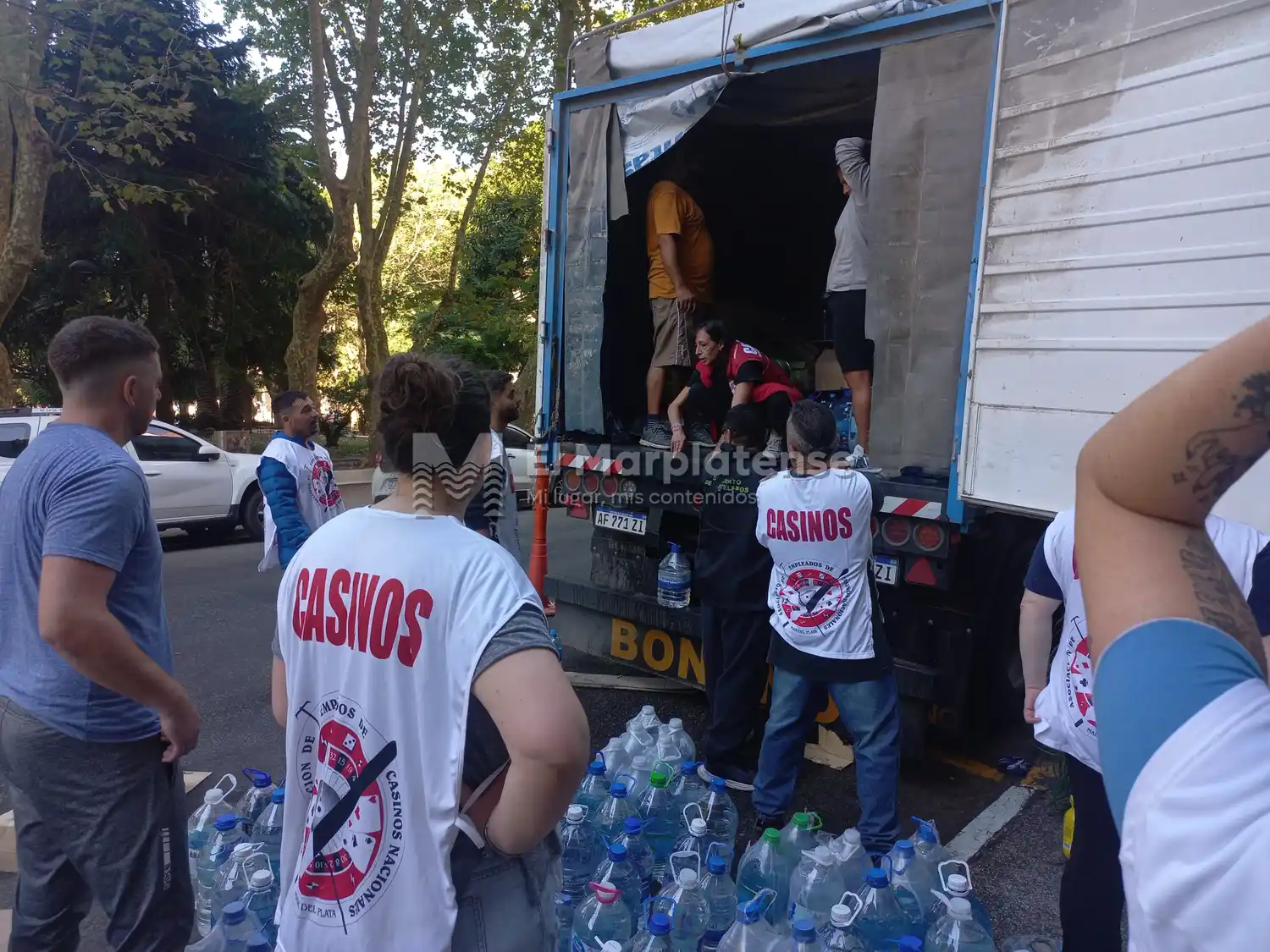 Se llevó agua envasada, artículos de limpieza, higiene personal, alimentos no perecederos, ropa de cama y toallas.