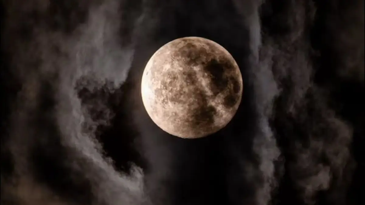 Descubre lo que trae la Luna Negra de #19May