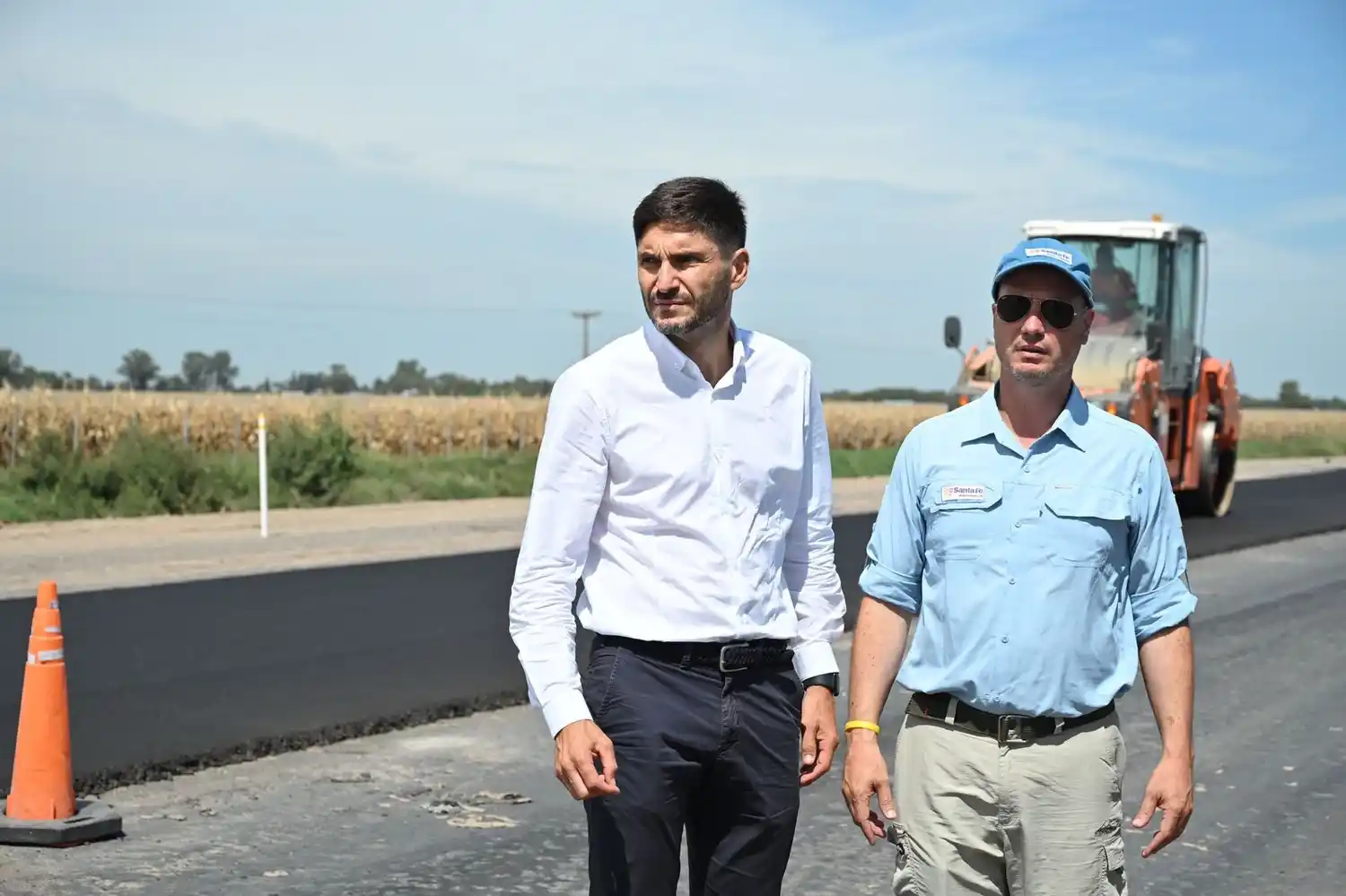 El gobernador Pullaro y el ministro Enrico, en la obra de la Ruta Provincial 14. Foto: GSF