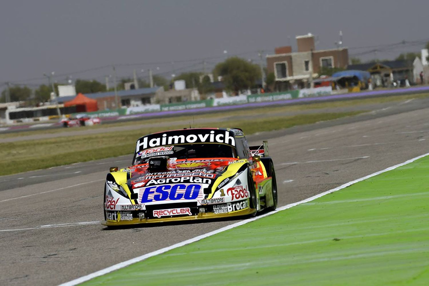 Ciantini hizo la pole y Pernía clasificó cuarto