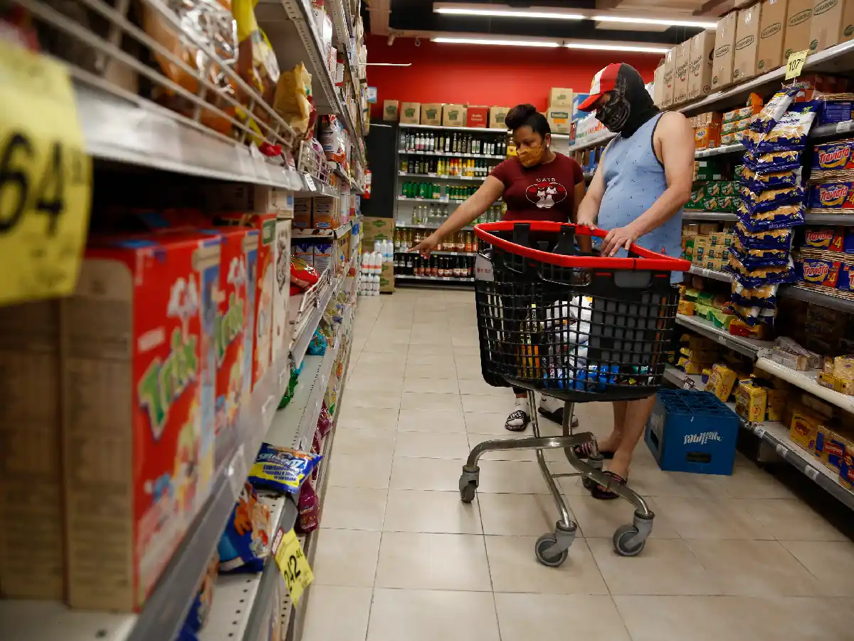 El consumo de las familias es similar al de plena pandemia