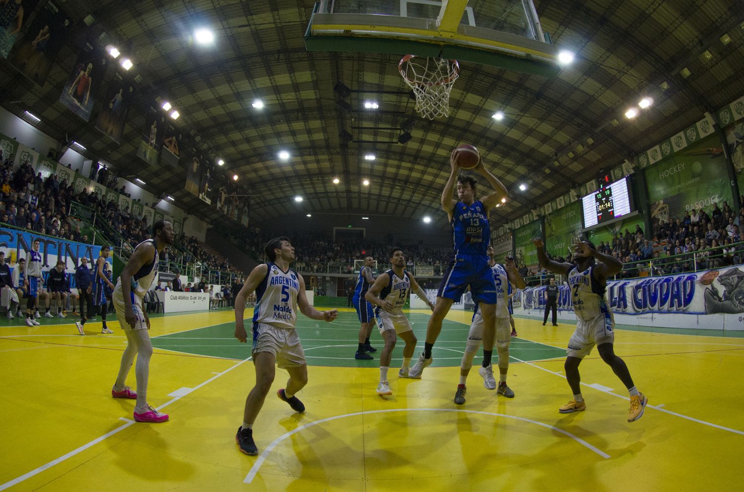 La panorámica del duelo entre Peñarol y Argentino de Junín. (Foto: Demian Schleider - LNB)