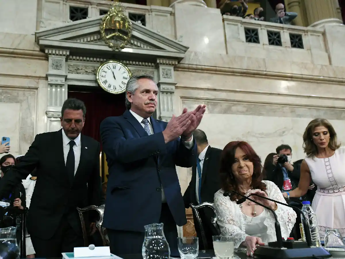 Resaltó el rol de los centros vecinales en la recolección de inertes, el mantenimiento de calles de tierra y espacios verdes, entre otras tareas en conjunto. “Ellos tienen los diagnósticos; nosotros, las herramientas y la responsabilidad de dar soluciones