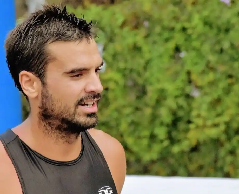 Agustín Zelaschi le salvó la vida a una nena de 9 años en el Club Náutico.