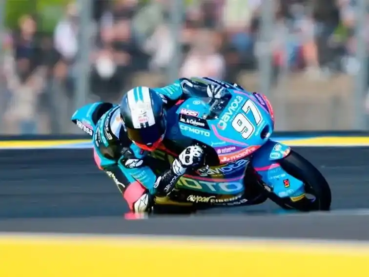 Marco Morelli completó una destacada actuación en el Gran Premio de Hungría de Moto3 al finalizar en el séptimo puesto.