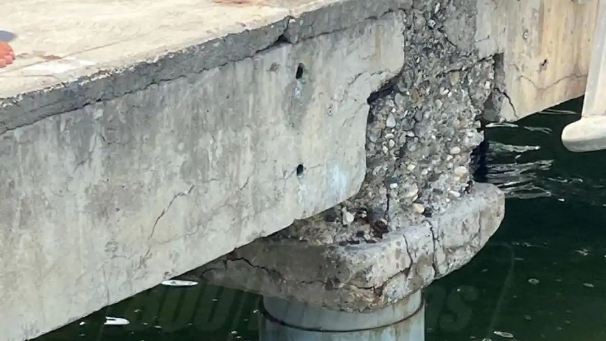¡QUÉ PELIGRO! Temporadistas reportan fallas de estructura en muelles de Bahía de Los Piratas (+Fotos)