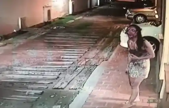 Video: víctima de violencia de género es registrada bañada en sangre