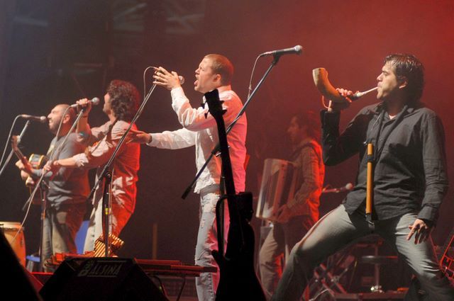 Los Tekis y Los Huayra, en la primera noche del Festival de Baradero