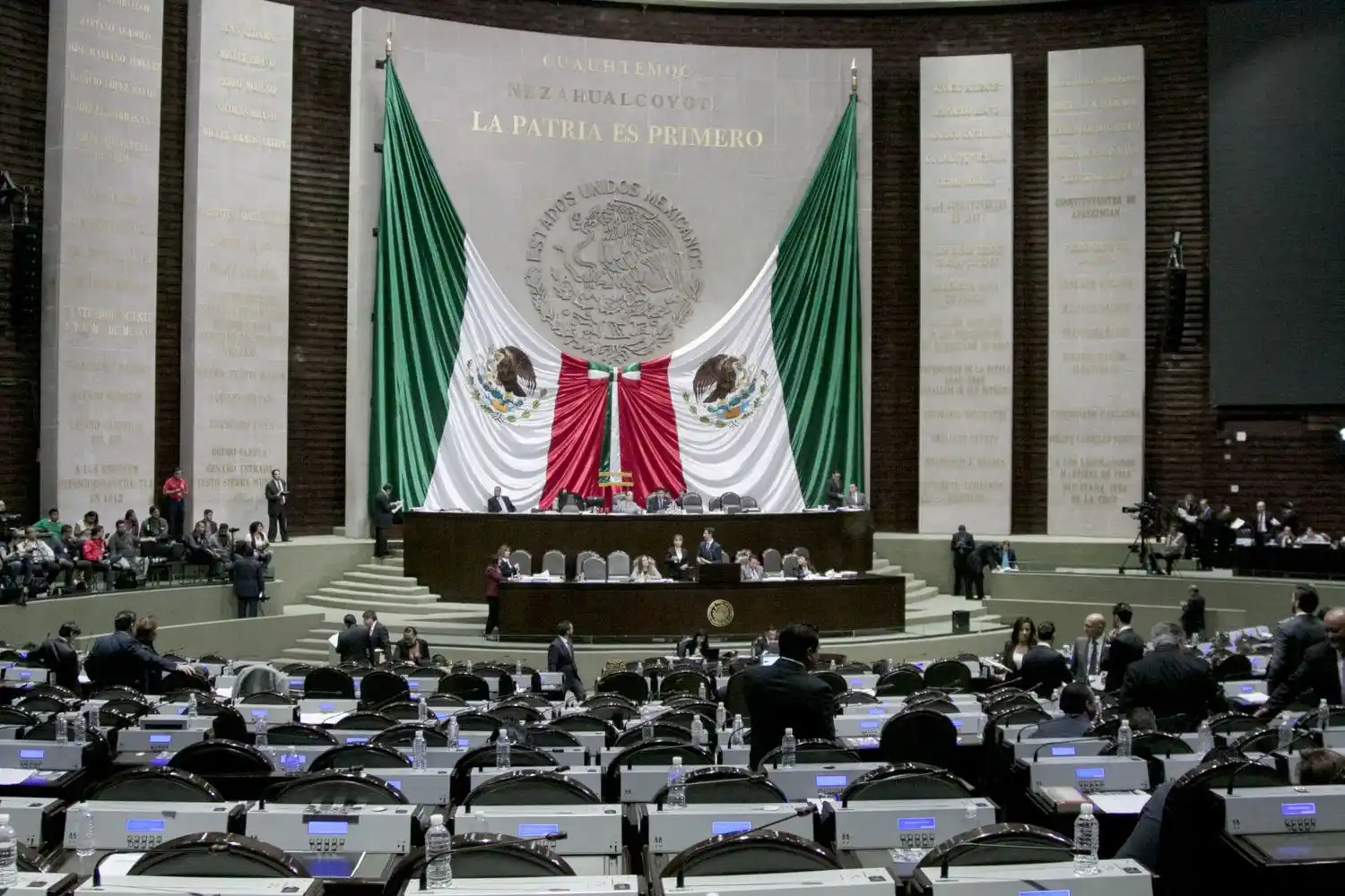 Una ganga: diputados mexicanos desviaron 30,6 millones dólares a 130 empresas fantasma