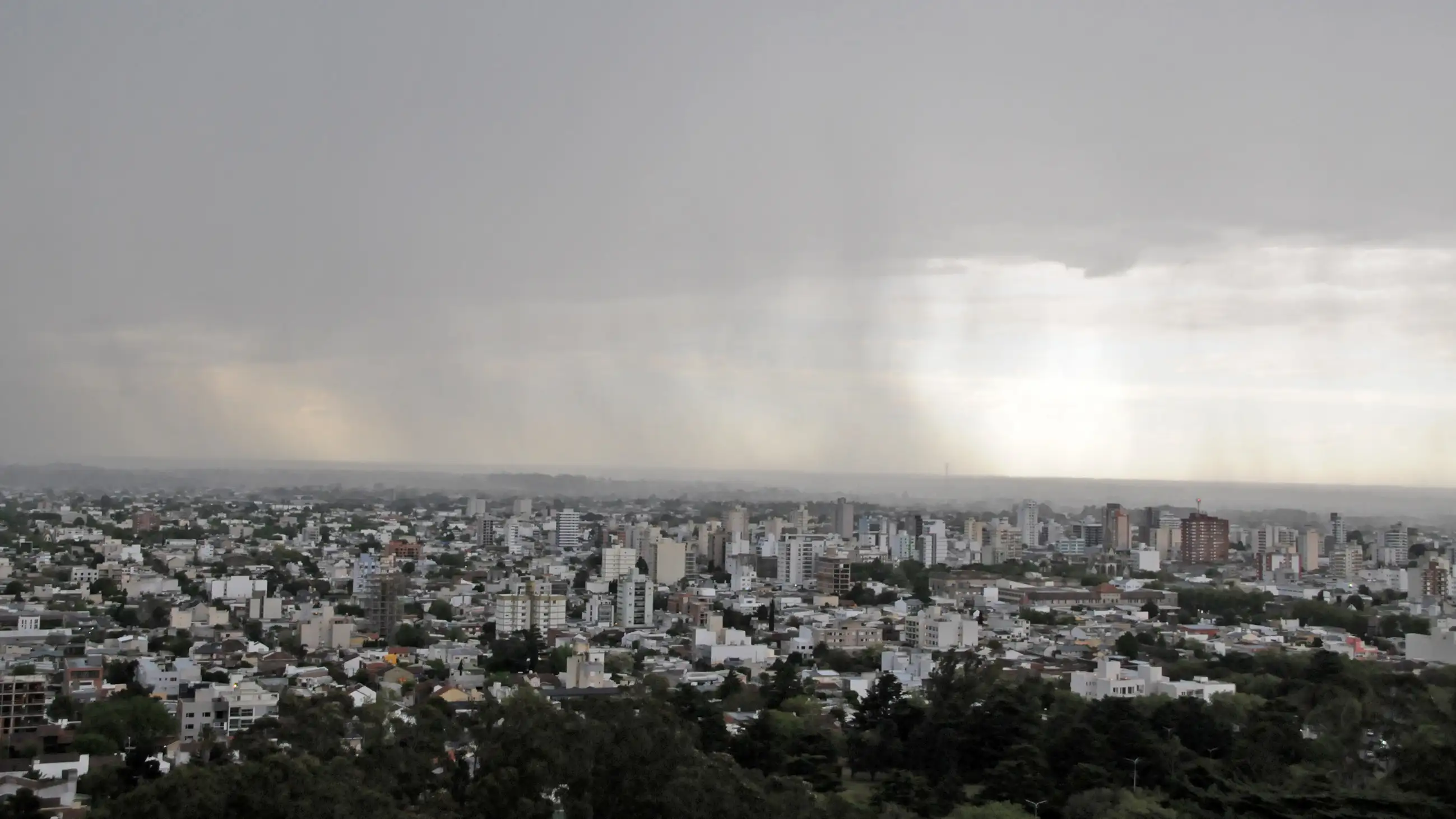Se registrarán lluvias intermitentes en Tandil durante viernes, sábado y domingo.