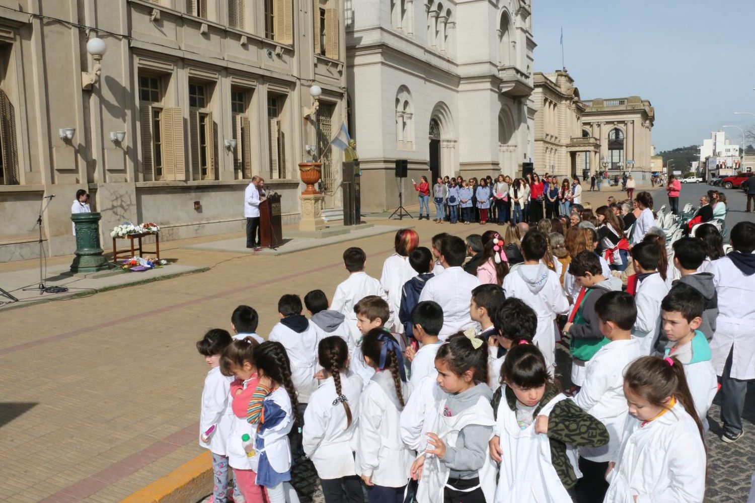 Habilitan los actos de egreso escolar en forma presencial en las escuelas bonaerenses