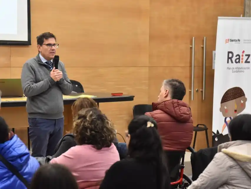 El ministro de Educación, José Goyty encabezó la presentación conjunta de Provincia y el Fondo de las Naciones Unidas para la Infancia (Unicef).
