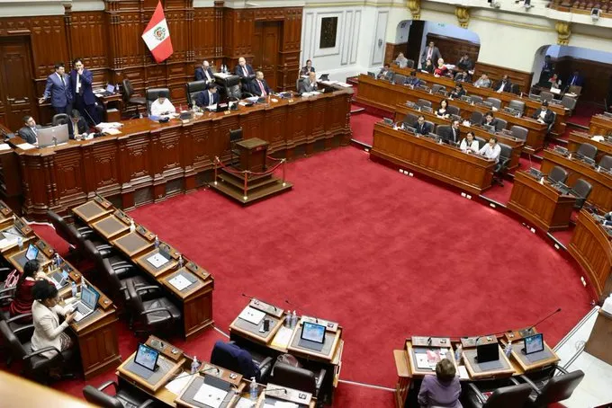 El Congreso aprobó reconsiderar el debate sobre un adelantamiento de las elecciones