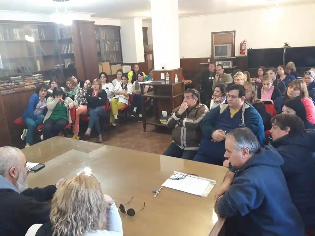 Enfermeros municipales declararon estado de alerta, movilización y asamblea